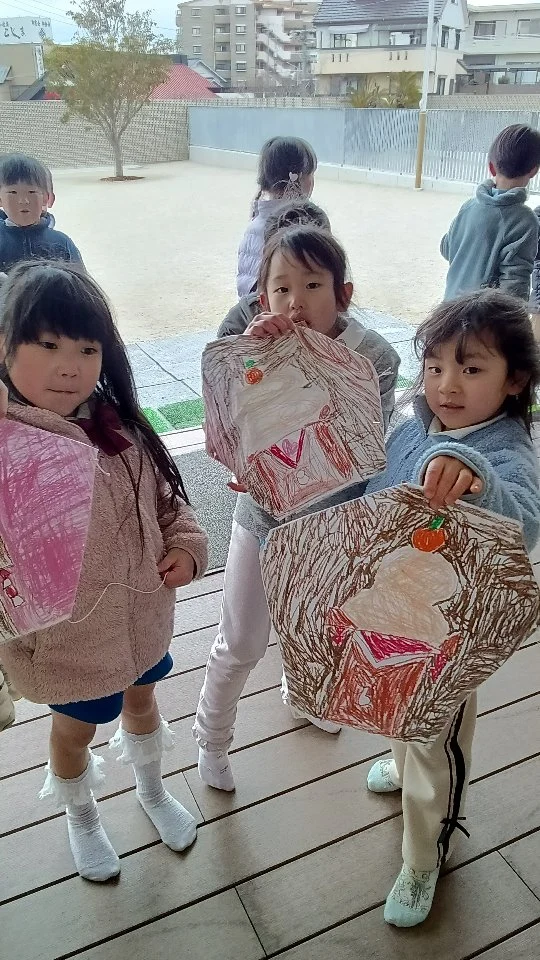 年長組さん　凧あげをしたよ！

#平手幼稚園 
#こども園 
#子育て支援 
#園庭遊び 
#たこあげ